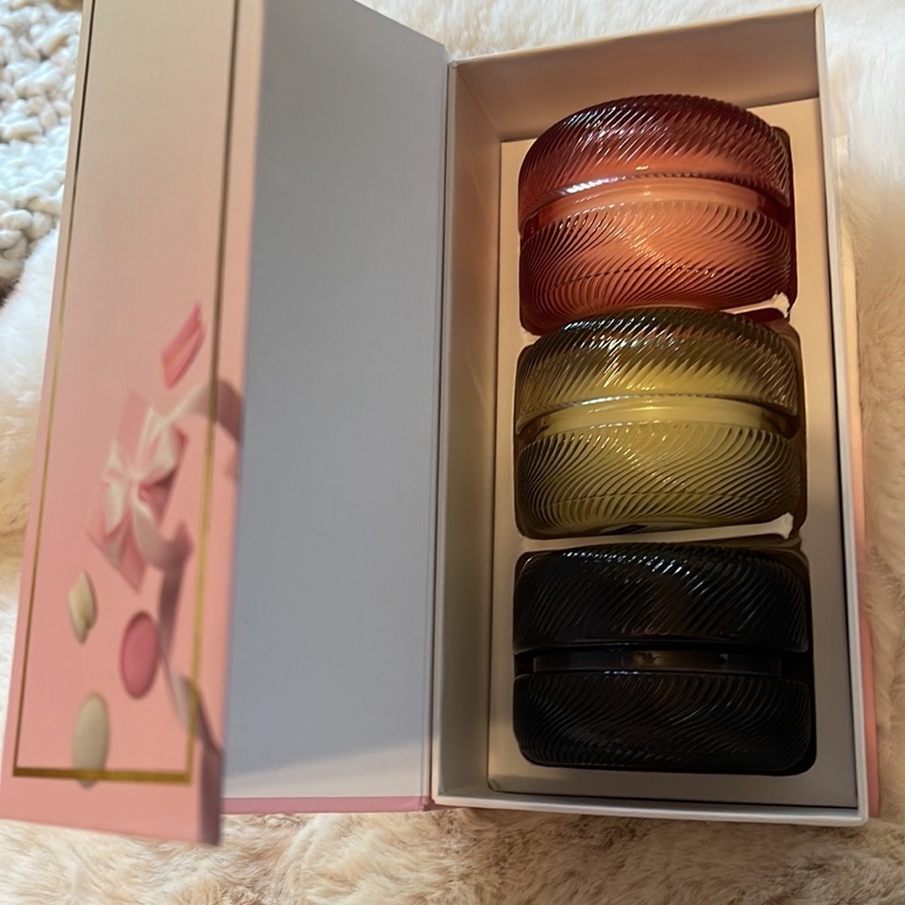 Huntington Home Macaron 3-Piece Candle Collection Set💖 - Picture 2 of 8